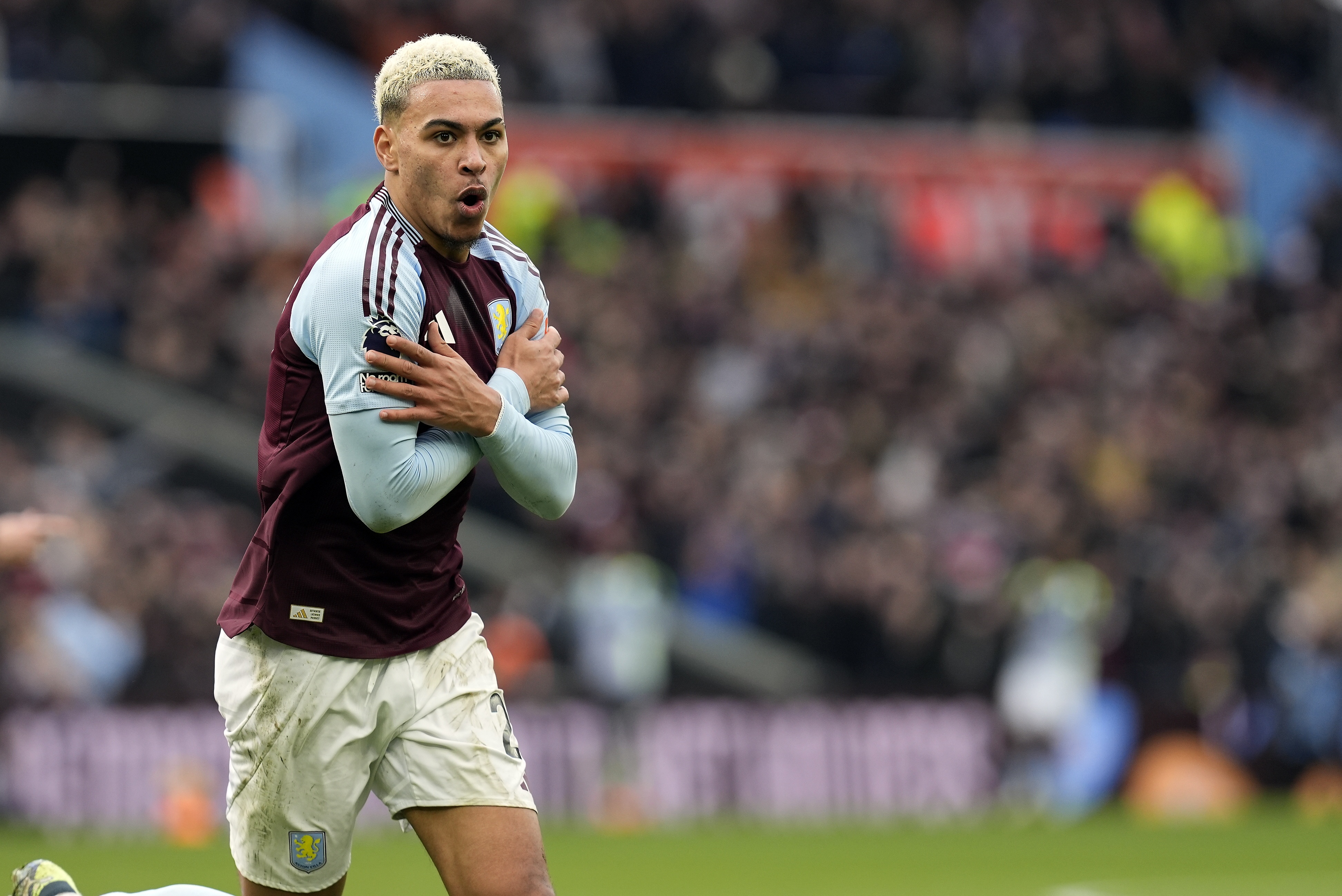 世界杯客户端升级说明-罗杰斯:我从小看C罗的比赛,他首段英超生涯的表现前所未见